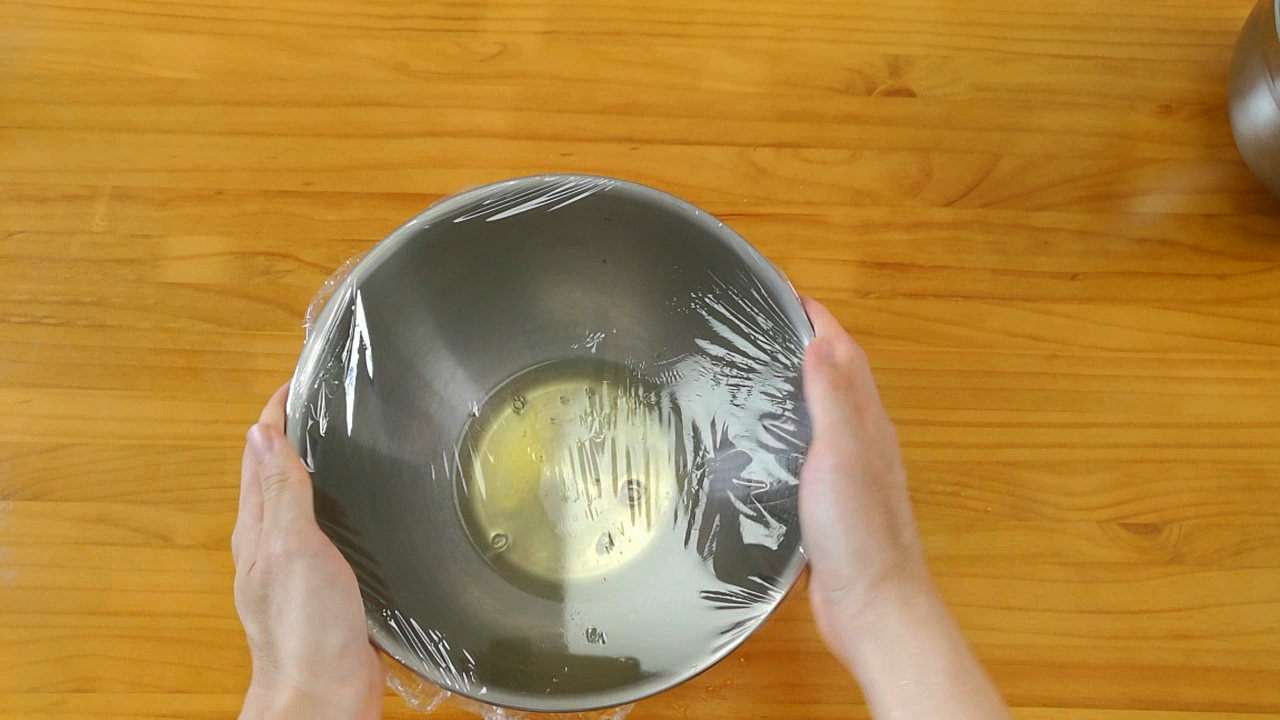 蛋糕卷不回缩的方法,原味蛋糕卷如何不开裂