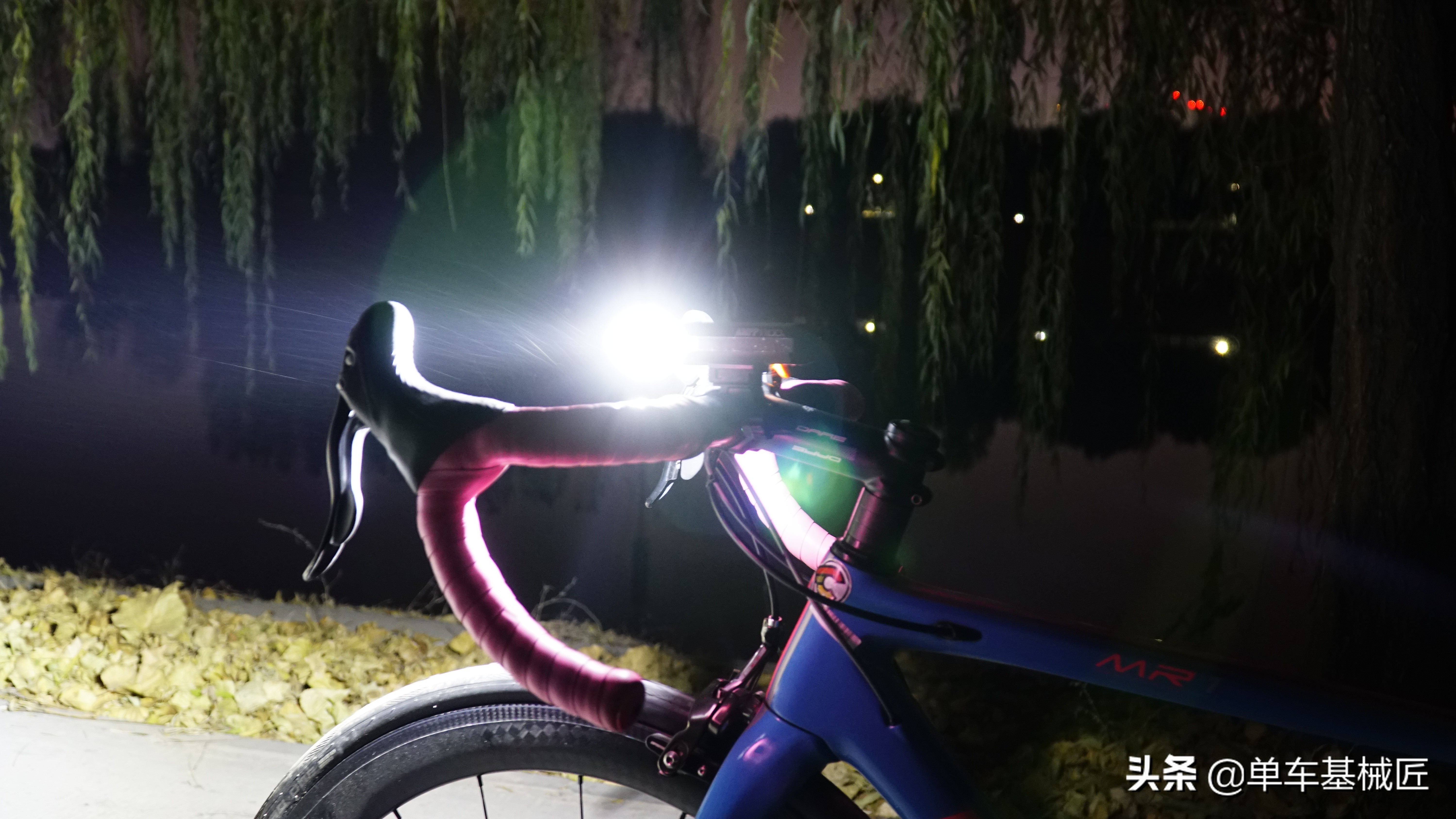 猫眼骑行灯测评,猫眼车灯好吗