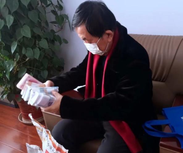 雷锋就在我身边视频,雷锋就在我们身边事迹