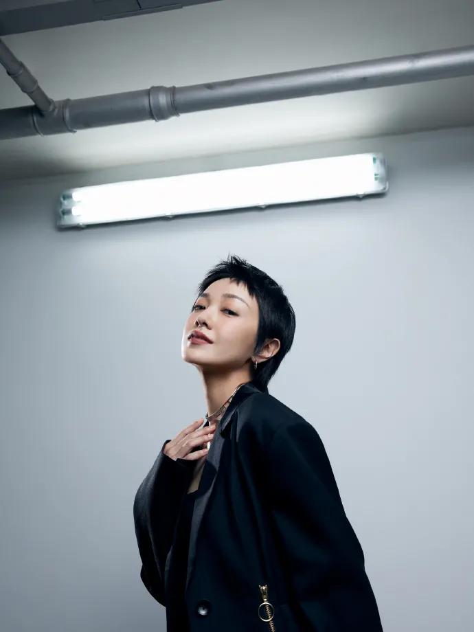 郭采洁和老头买钻戒,郭采洁有没有十克拉戒指