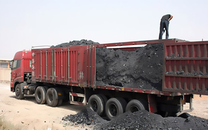 彭美竹评十佳农民,湖南临武县彭美竹养牛老板