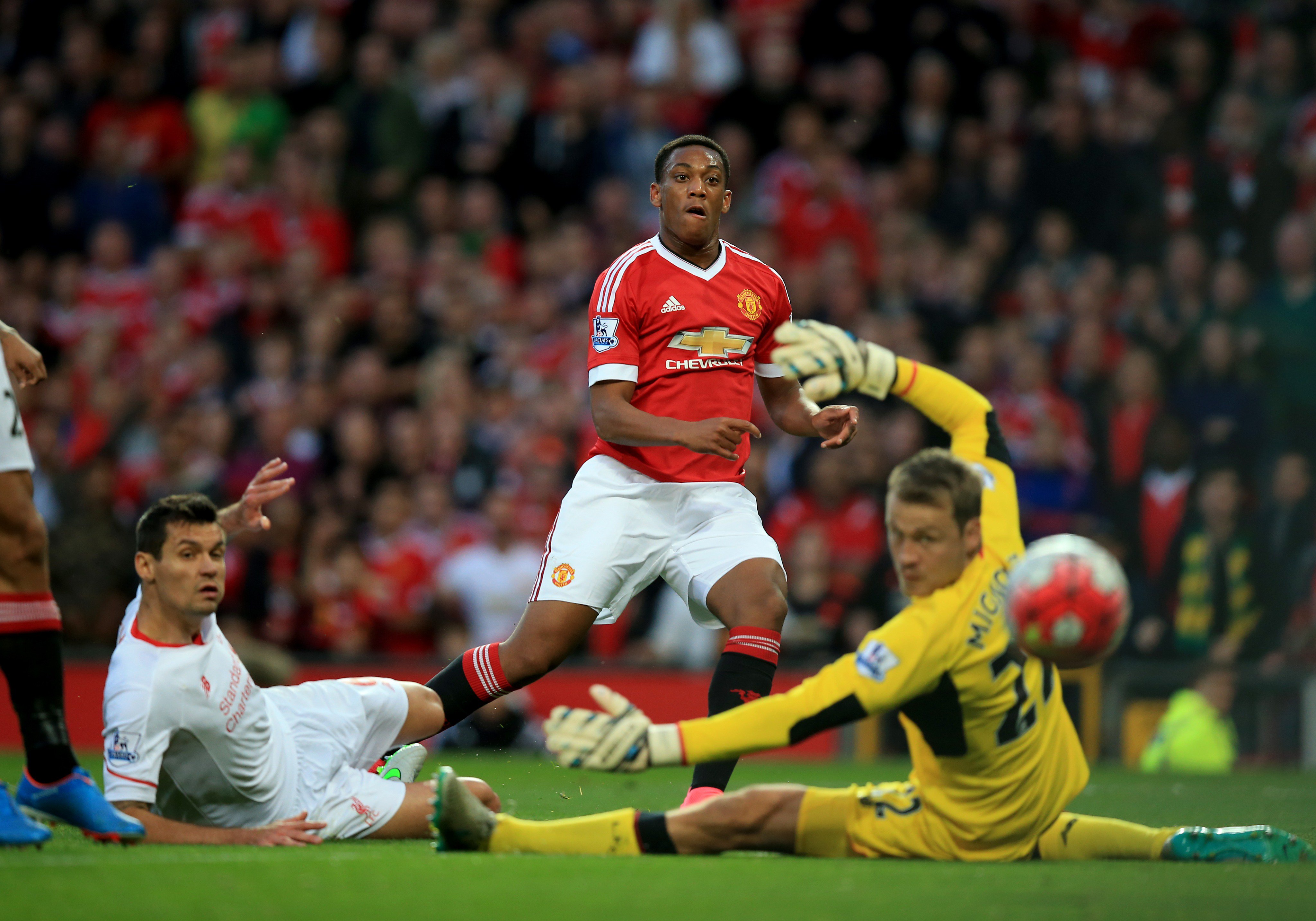 马夏尔在曼联,纽卡斯尔联vs曼联马夏尔散步