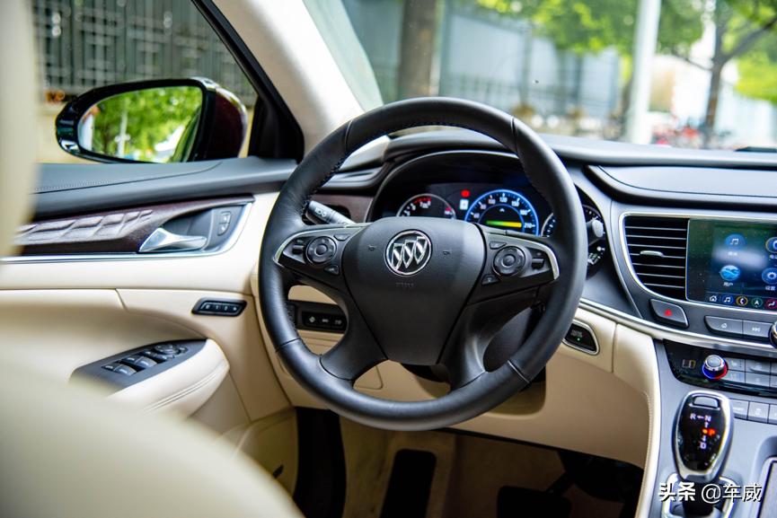 别克新君越的行驶质感怎么样,别克君越尊贵版空间