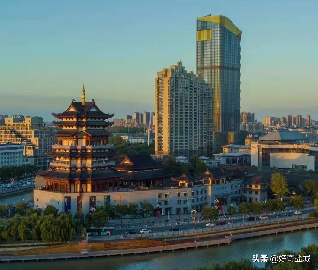 为何选择盐城？有怎样的期待？两位驻盐高校新生的讲述给出了答案