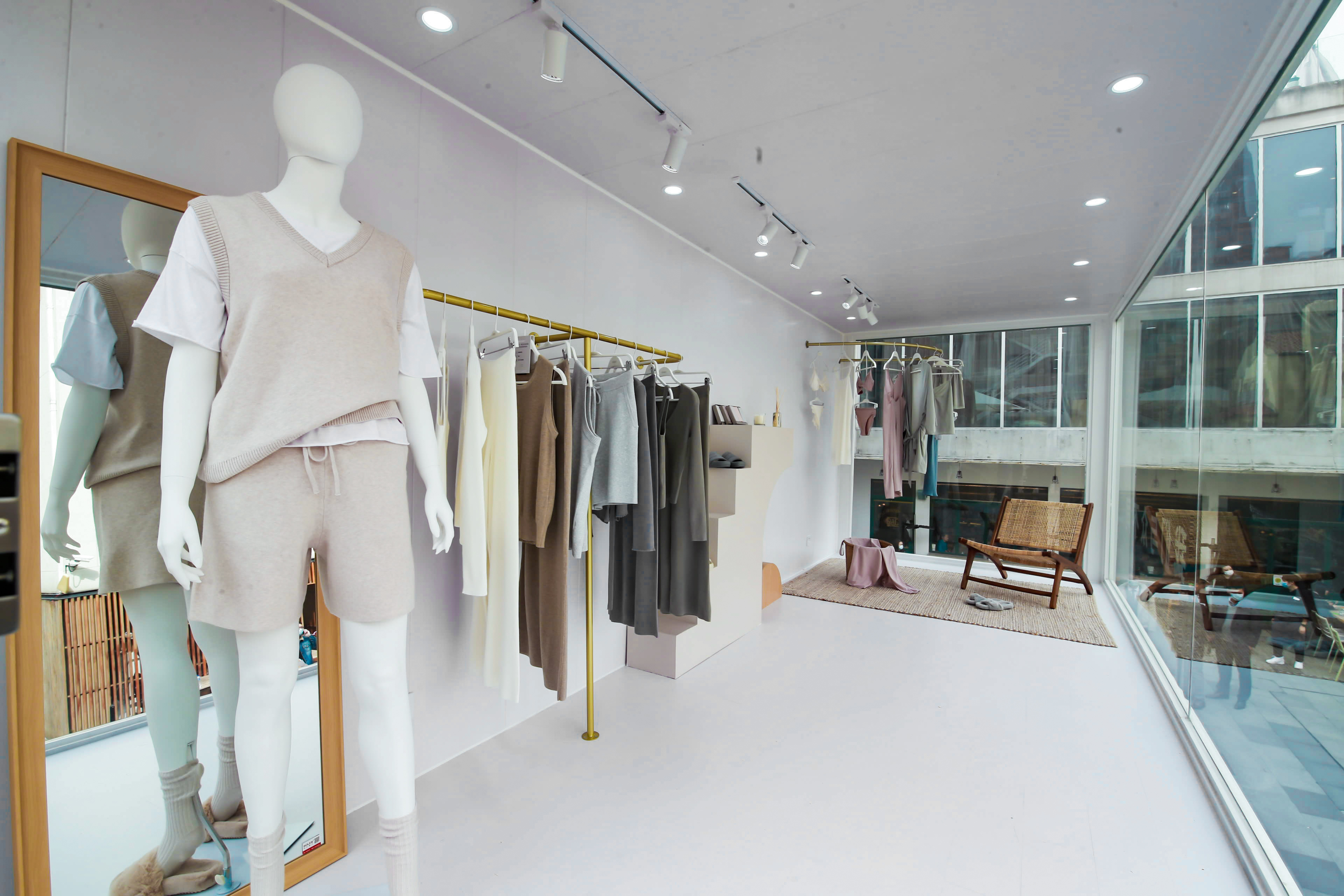 我们与众不同OYSHO女神节摩登快闪店正式登陆上海