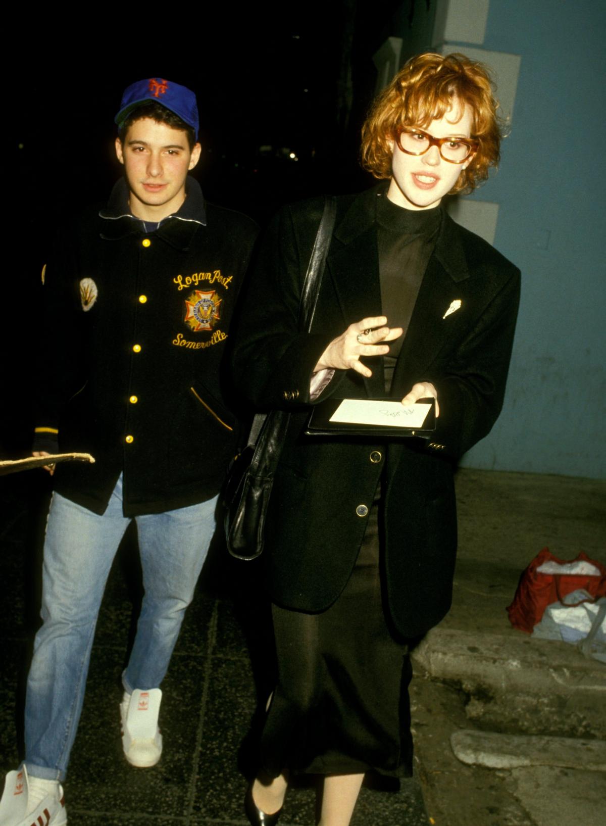 高级的缎面裙搭配西装外套超美,知性女人穿西服