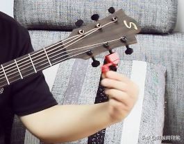 民谣吉他怎么换弦教程,民谣吉他更换琴弦详细教程