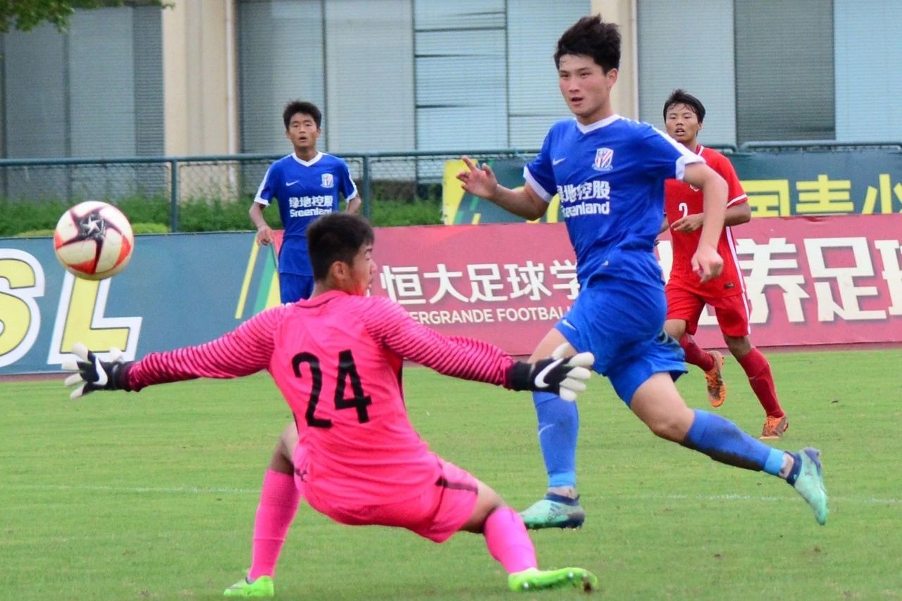 申花费尔南多:要向金信煜学习拿球,希望今年再拿青超冠军