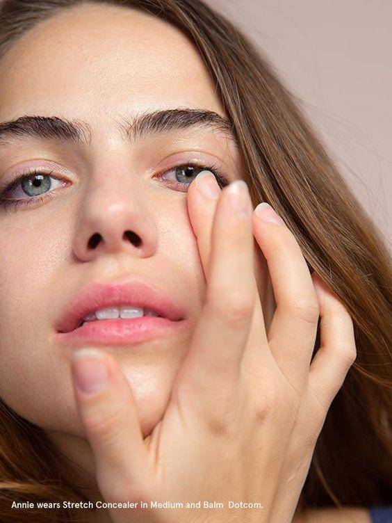 有句话说得好:美不美看脸,老不老看眼