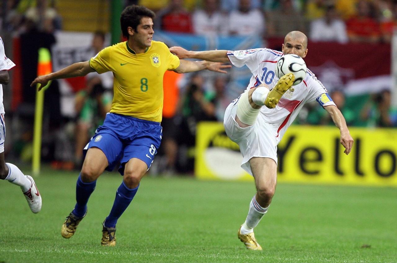 外媒评十大巴西10号球员：贝利济科领衔卡卡第六