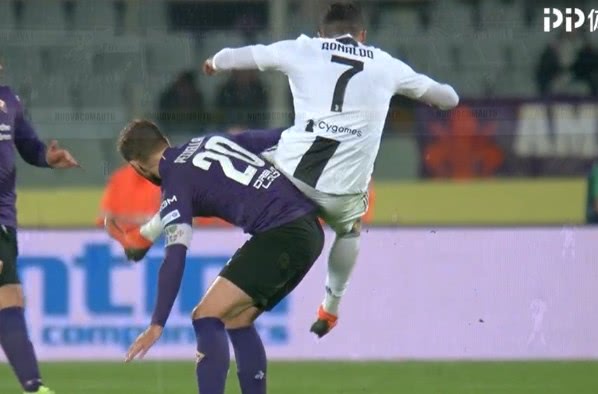 c罗里程碑之夜继续刷新纪录,c罗全场欢呼插兜走