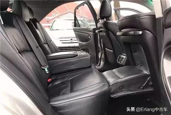 情怀皇冠最经典的12代,全新十六代丰田皇冠