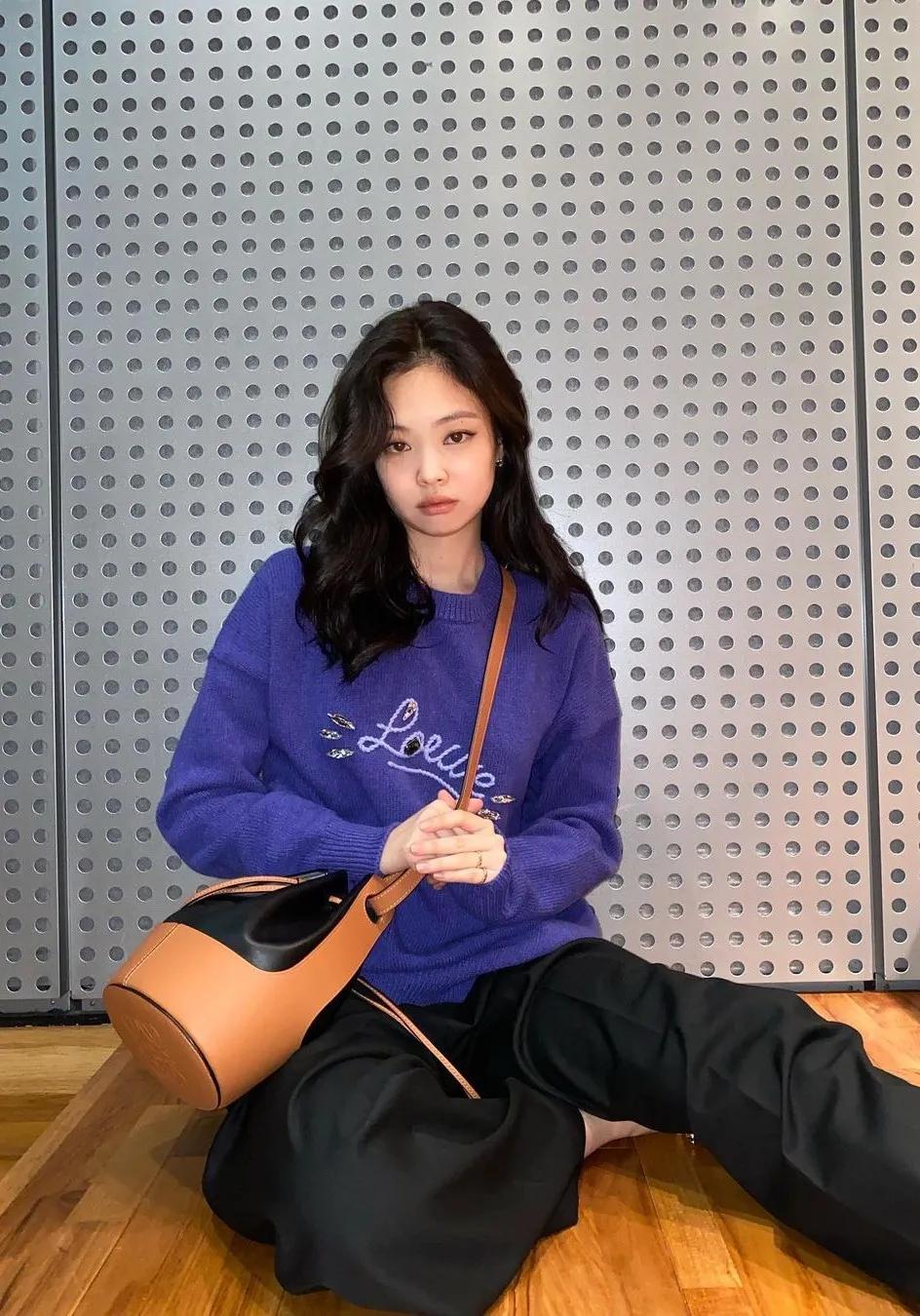 jennie穿搭冬香奈儿,求jennie同款衣服