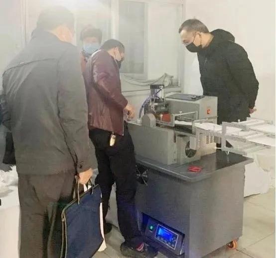 新型全自动口罩机问世,口罩机设备新款