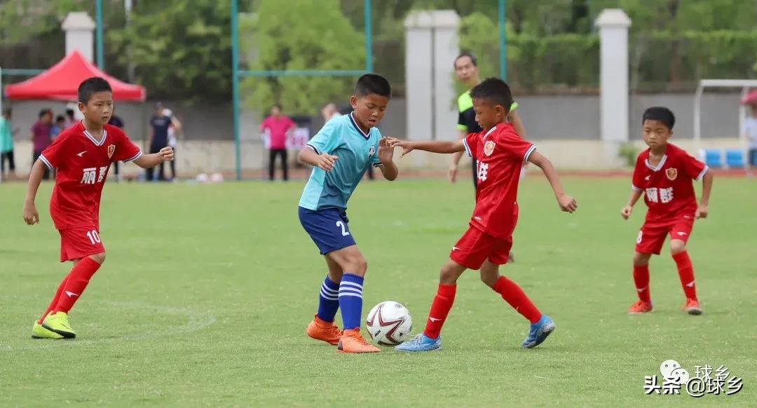 体教融合丨梅县区:中小学生足球联赛持续精彩,新城小学顽强夺冠