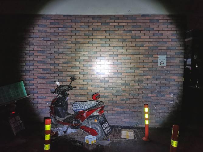 极蜂强光手电筒好吗,极蜂手电筒有哪些问题