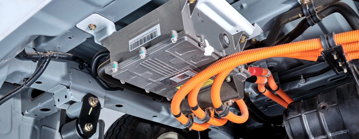 纯电汽车需要换机油保养吗,油电混动的车发动机要保养吗