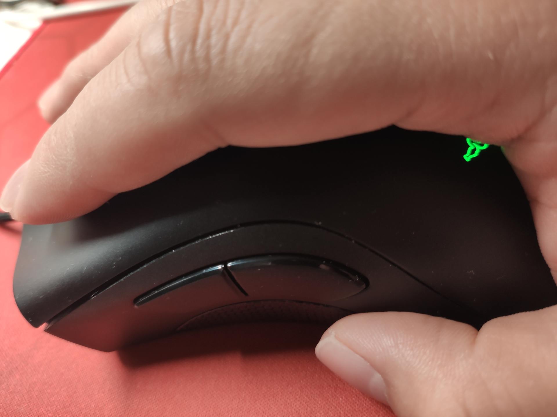 雷蛇蝰蛇鼠标测评,雷蛇毒蝰8khz有线游戏鼠标评测