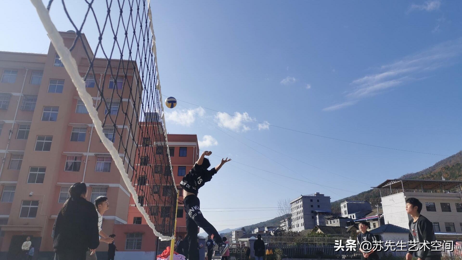 双十二艺术家走进乐园中学！网友感叹有一种情怀叫我们的母校