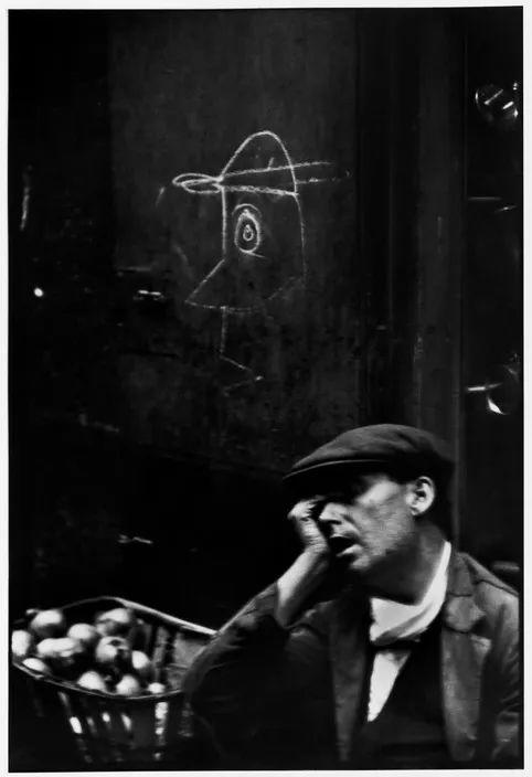 布列松摄影艺术书,布列松经典摄影作品解读