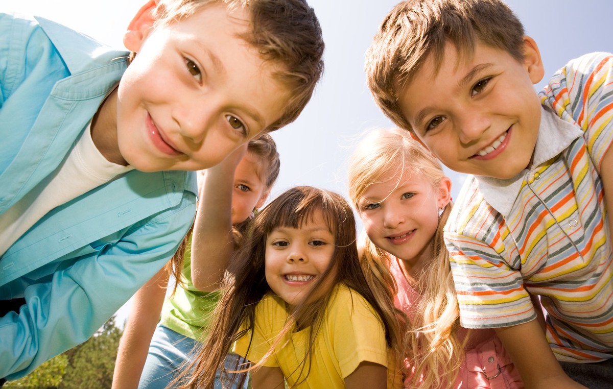 孩子被其他小朋友孤立怎么开导,妈妈不和自己玩怎么办