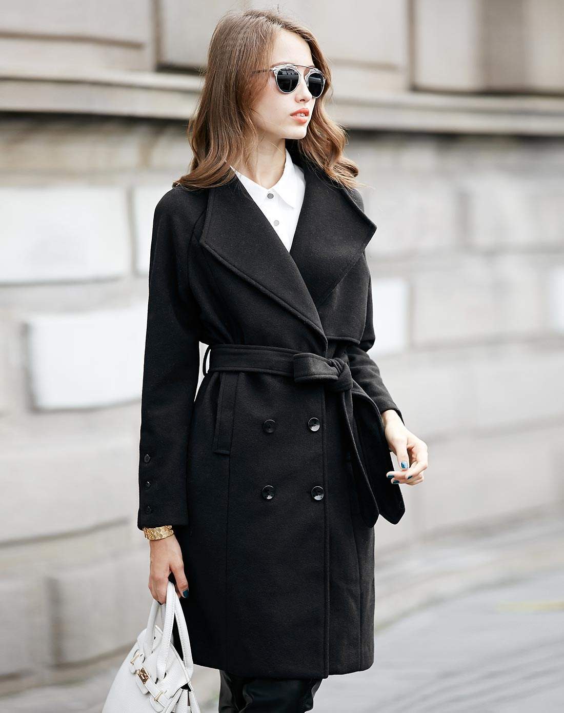 女生外套扣子在左边还是右边,女士大衣扣子在左边还是右边