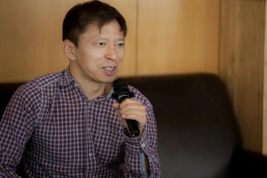 支付宝变蓝、张朝阳自省：危机不可怕，没有危机意识才可怕