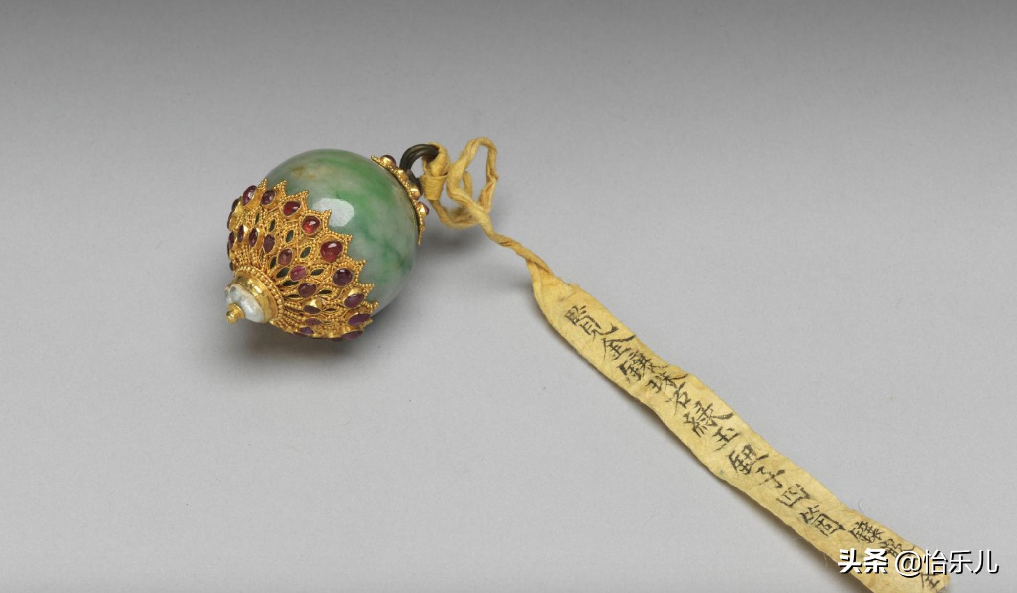 乾隆时期翡翠饰品,乾隆咸鱼翻身