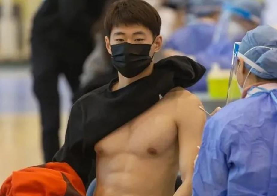 北体打疫苗的学生,北体体育生打疫苗