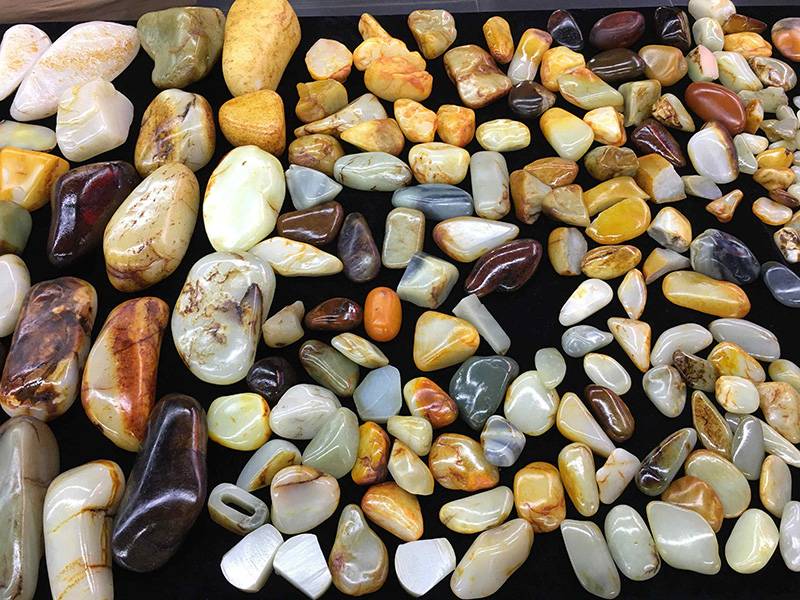 十块钱买了个和田玉石,十块钱买和田玉