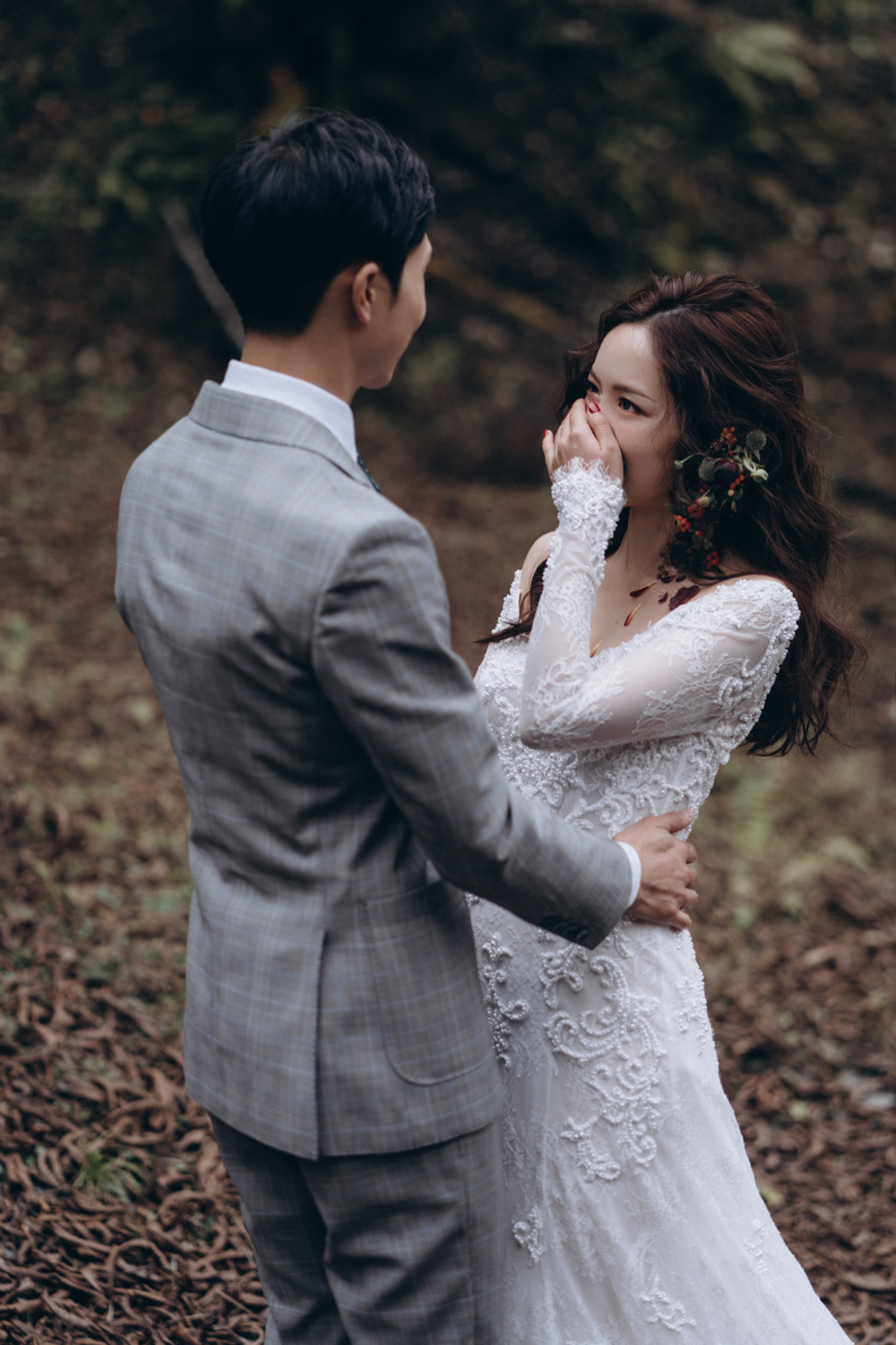 我们带上婚纱，去与世隔绝的山中办了一场绝世婚礼