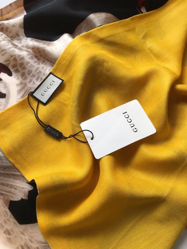 2020最流行的围巾秋冬款百搭,2020年流行的大牌围巾