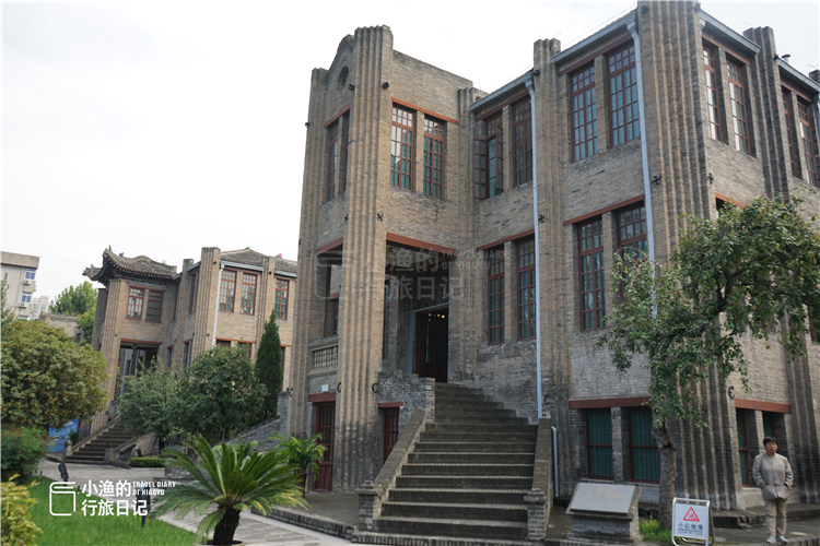 西安时髦小洋楼，张学良、周总理曾住过，珍藏国内唯二的复古轿车