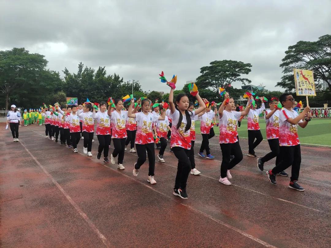 龙腾虎跃展英姿,龙腾虎跃展宏图