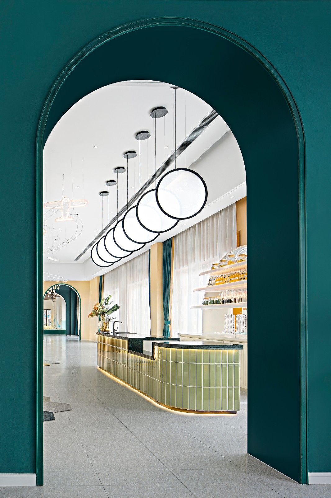 则灵艺术与厚夫设计哪个公司好,则灵艺术深圳有限公司怎么样