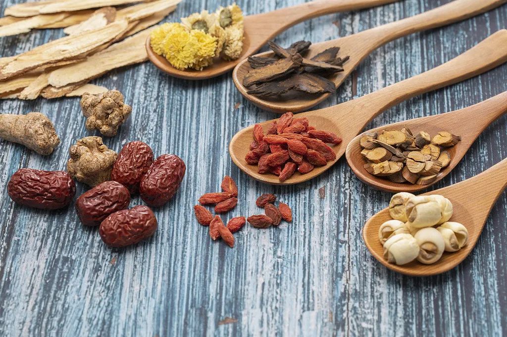 没精打采灰心丧气之间的关系,整天没精打采懒是一种病