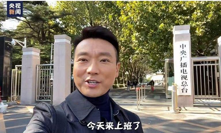 从央视名嘴到阶下囚，服刑六年仍被网友期待回归，芮成钢有何魅力