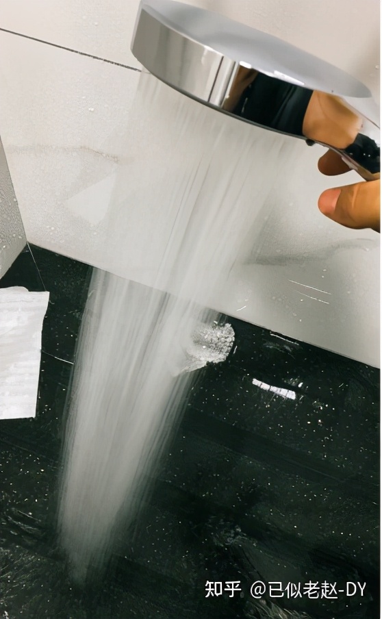 燃气热水器恒温花洒忽冷忽热,洗澡水忽冷忽热你还会继续洗吗