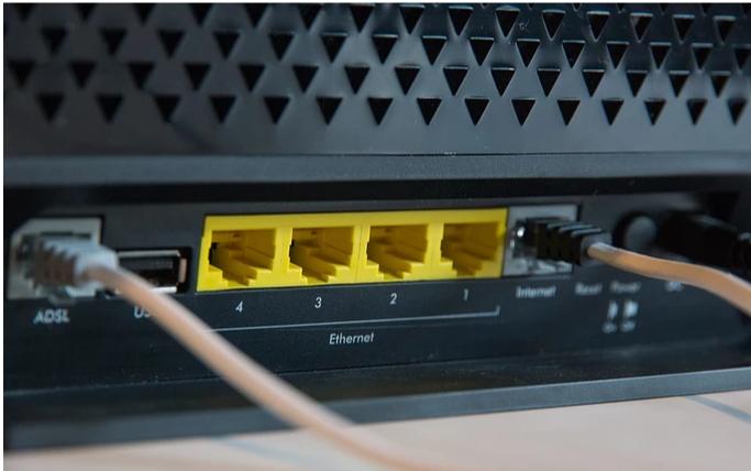 从房东拉网线怎么设置无线路由器,win10插上路由器网线怎么设置