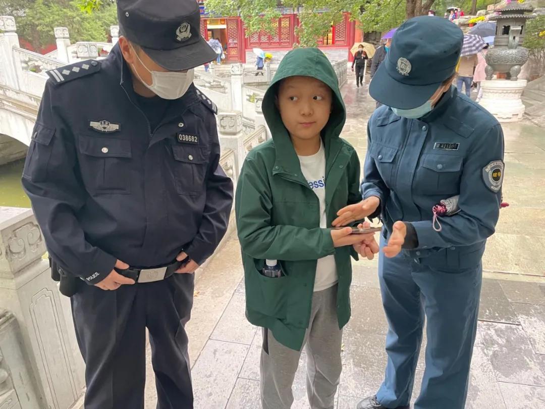 这里有许多故事的英文,纪念我们的每一个故事