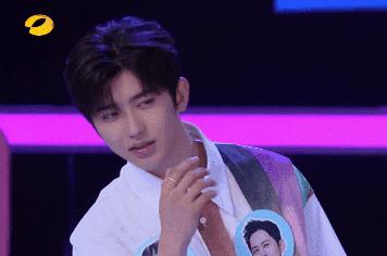 戒指戴在哪个手指上最合适,戒指的戴法和意义男女左右手