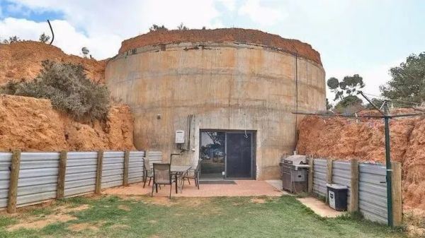 悉尼一不到3米宽土地以6.9万澳元出售!拍卖广告:请充分发挥你的想象力