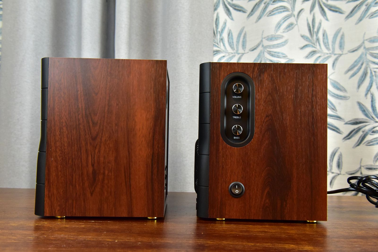 真力惠威监听音箱 (惠威m200mkii与真力8010音箱比较)