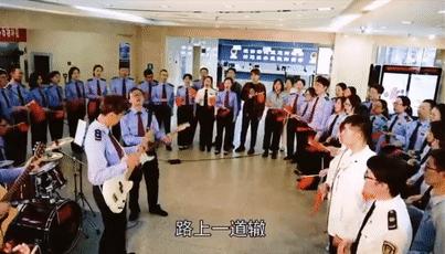 祝福祖国简短视频,那些让你为祖国热泪盈眶的瞬间