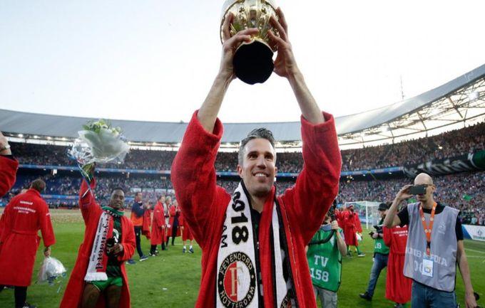 巅峰范佩西是一个人扛着曼联夺冠,12-13赛季范佩西戴帽曼联提前夺冠