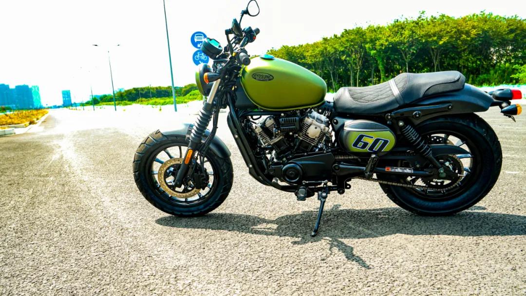 胖虎测评轻骑晓胜GV125S：唯一水冷V缸6气门21980元