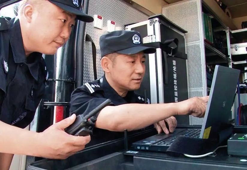 张保国英雄,公安楷模张保国