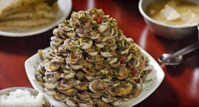 从白灼血蚶到赤贝刺身，是一种不期而遇的相逢