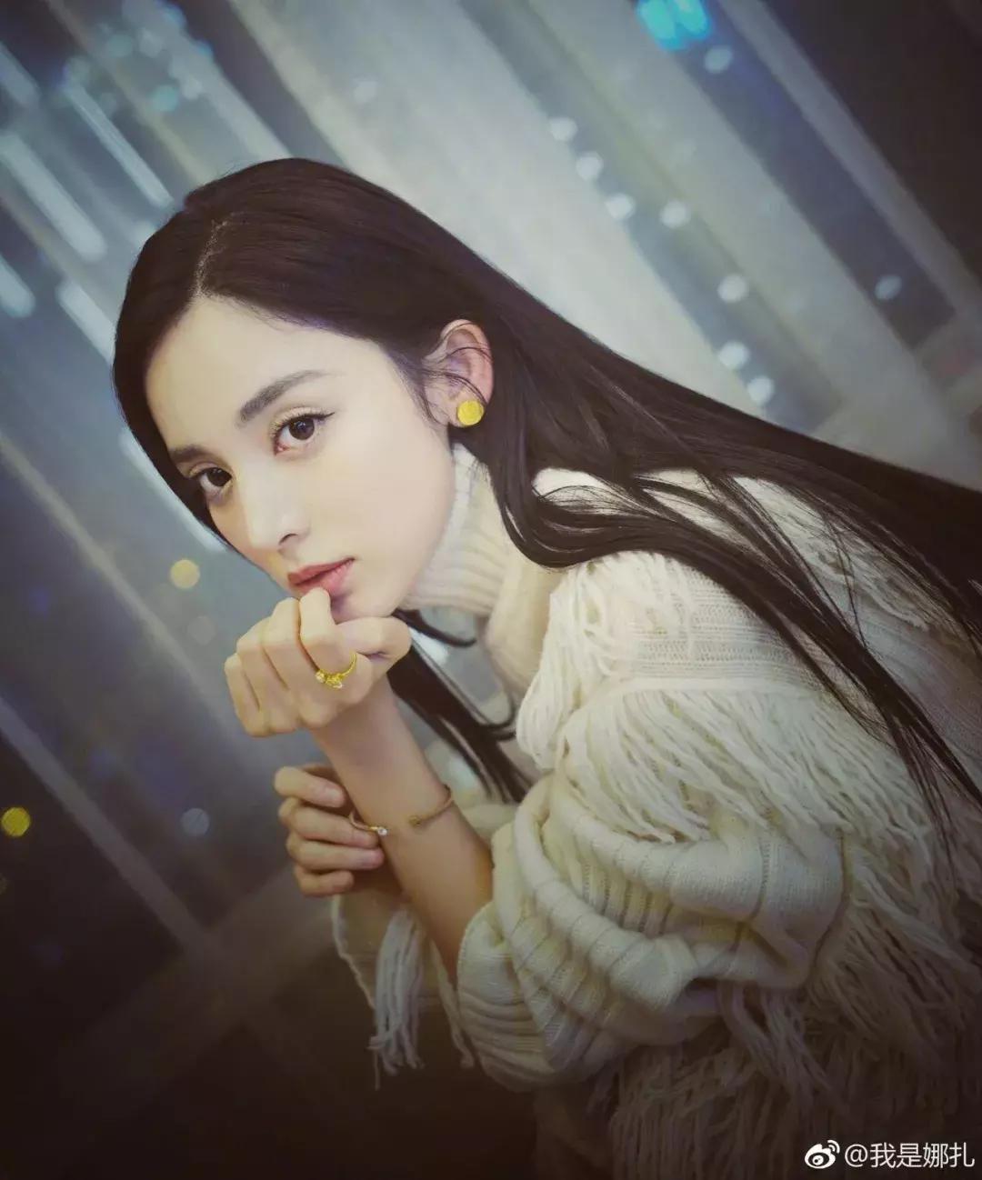 金晨：我们来自拍吧，张歆艺：先分我点头发...