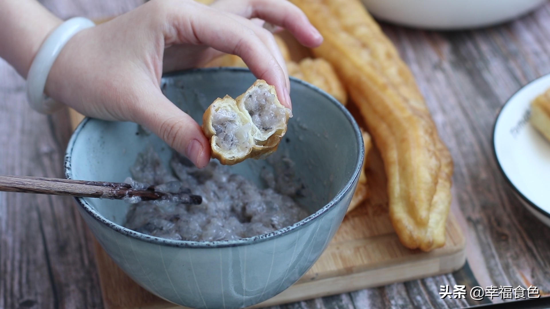 油条炒菜法简单又好吃,油条做菜怎么做好吃又嫩